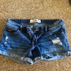 Distressed Hollister size 5 Jean shorts
